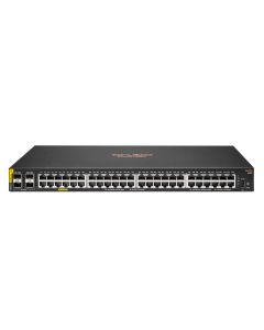 Voorkant van de Aruba 6000 48G PoE 4SFP 48-poorts managed L2 PoE+ switch met alle poorten