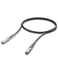 De Ubiquiti 10G Direct Attach Cable SFP+ (UACC-DAC-SFP10-1M) liggend opgerold met de twee SFP+ connectoren zichtbaar