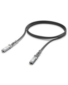 De Ubiquiti 10G Direct Attach Cable SFP+ (UACC-DAC-SFP10-3M) liggend opgerold met de SFP+ connectoren zichtbaar