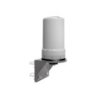 CELL 6138 4G/5G antenne gemonteerd op een bevestigingsbeugel voor muurmontage en paalmontage
